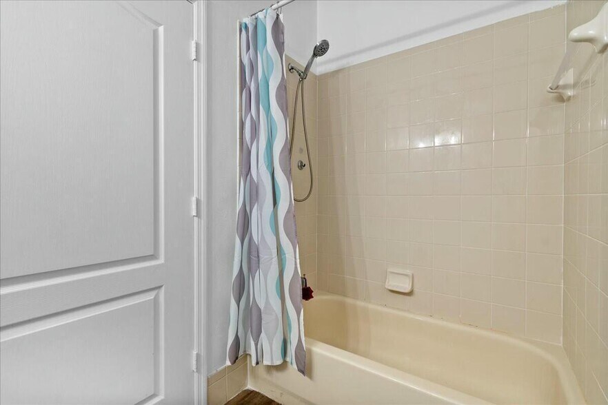 Building Photo - 1109 Shoma Dr