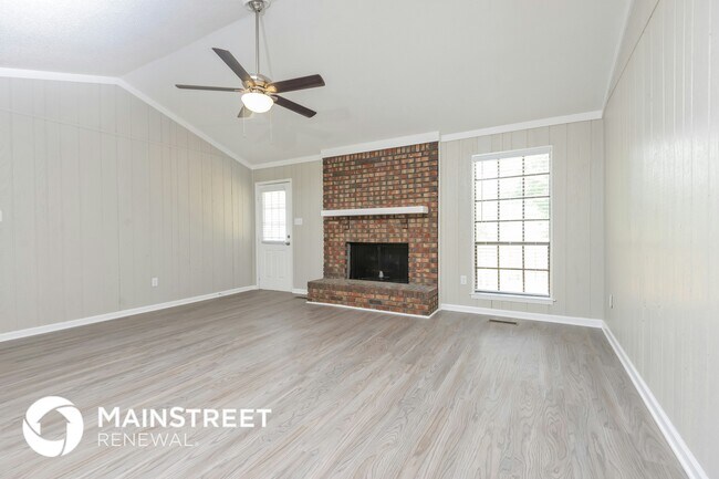 Building Photo - 1674 English Knoll