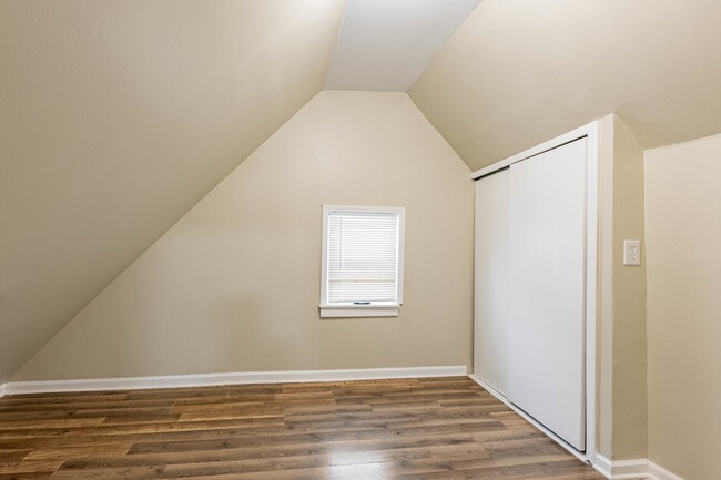 Building Photo - 420 N Lockwood Ave