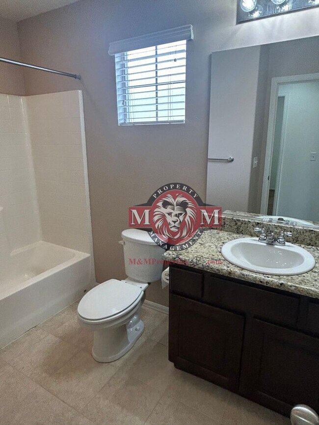 Building Photo - Beautiful 3 Bed 2.5 Bath - 2 Story Home in...