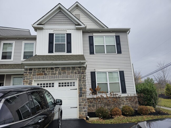 Building Photo - 100 Everleigh Dr