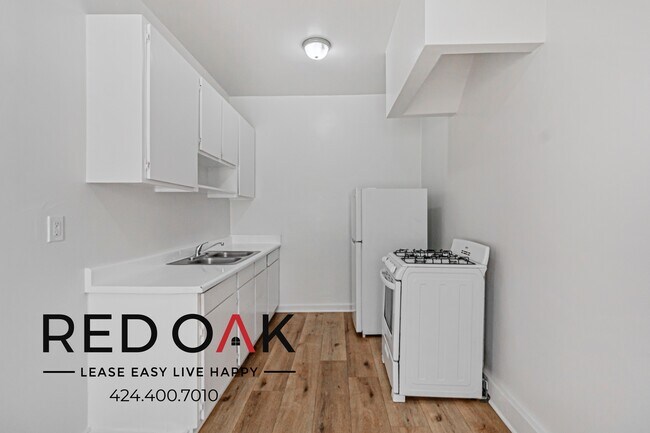 Building Photo - 739 Normandie Ave