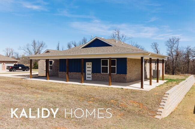 Building Photo - 1796 Salma Rd