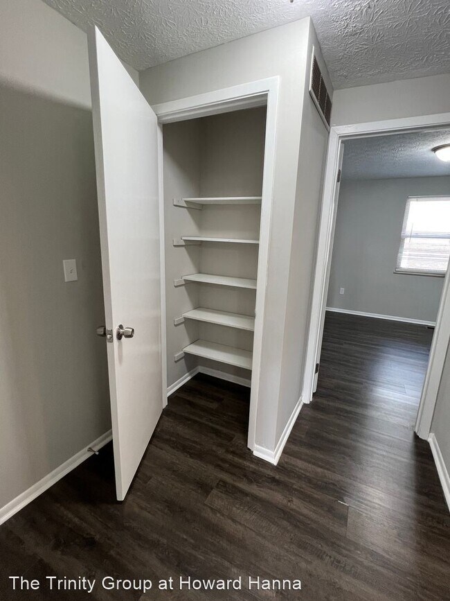 Building Photo - 2 br, 1.5 bath House - 5340 Shiloh Drive