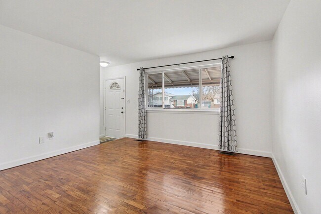 Building Photo - 2329 Brooktree Ct