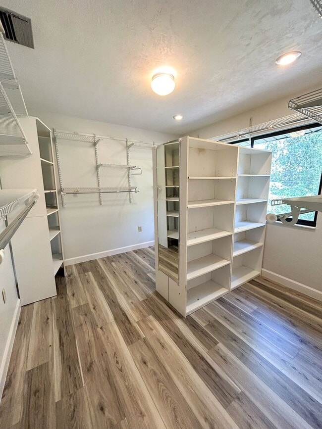 Building Photo - 1824 SW 35th Ave