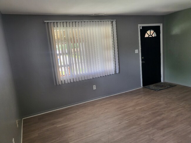 Building Photo - 3820 Kenard Ct