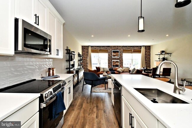 Building Photo - 200 Souders Wy