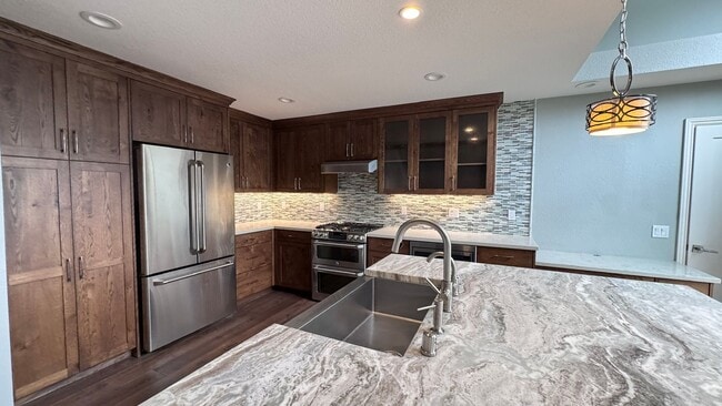 Building Photo - Upgraded 2 bedroom with bonus room