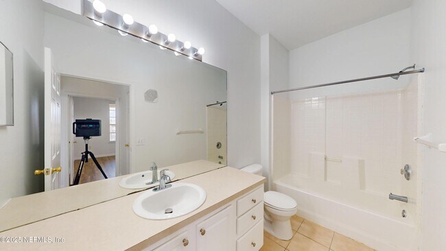 Building Photo - 7990 Baymeadows Cir E