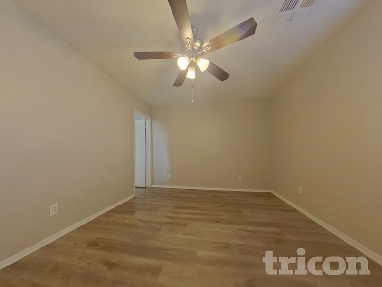 Building Photo - 12306 N Palm St