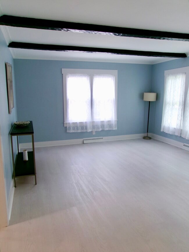 Building Photo - 3 Talbot Ave