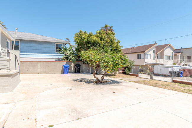 Building Photo - 3 Bedroom, 1 Bath House near Mission Bay &...