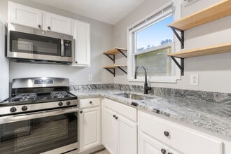 Building Photo - Affordable Luxury Apartment Near DC