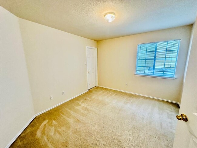 Building Photo - 16216 Castletroy Dr