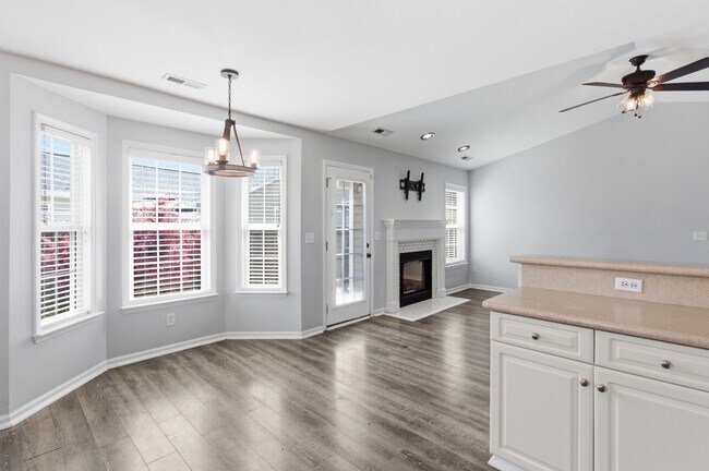 Building Photo - 127 Bermuda View