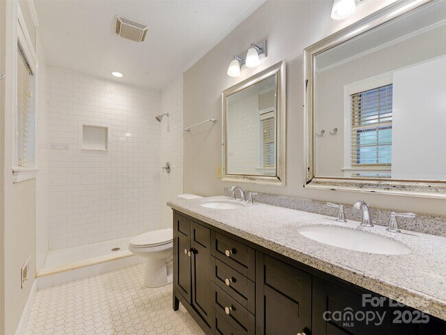 Building Photo - 3630 Moultrie St