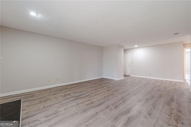 Building Photo - 6034 Coventry Cir