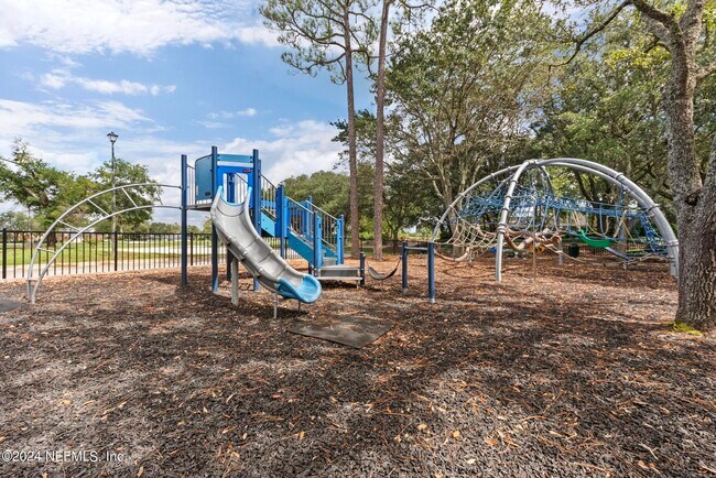 Building Photo - 7851 Heather Lake Ct E