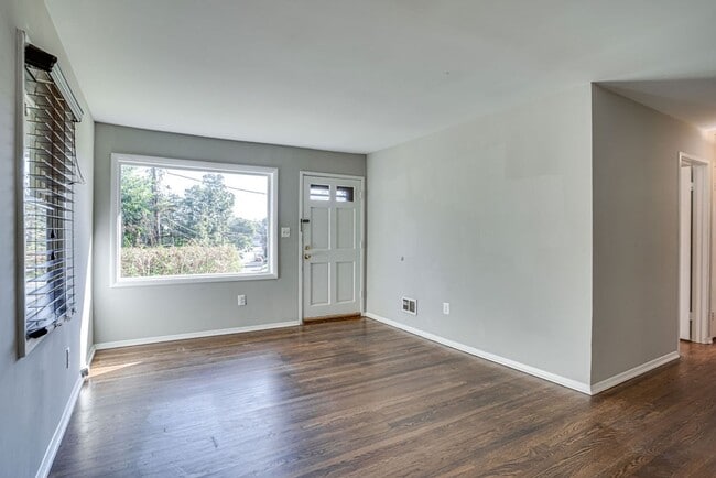 Building Photo - Location, Location, Location! Charming 3 b...