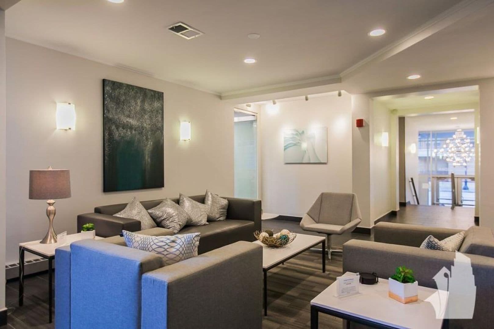 Building Photo - 5601 N Sheridan Rd