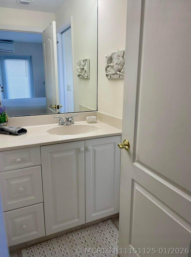 Building Photo - 950 Marble Way
