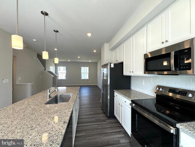 Building Photo - 12 BROOKFIELD Mews