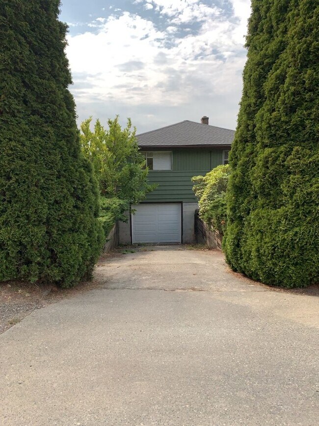Building Photo - Large Lot with Sound and Mountain views - ...