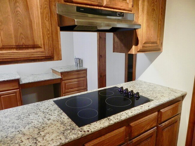 Building Photo - 4248 S Cincinnati Ave