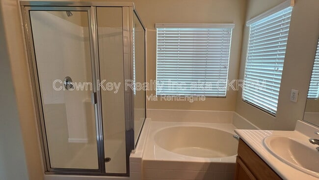 Building Photo - 1140 Dominique Dr