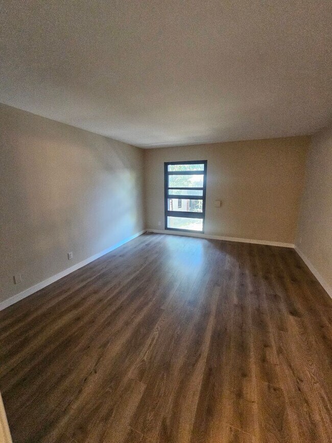 Building Photo - 8650 Gulana Ave