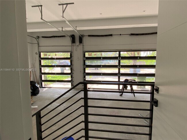 Building Photo - 13085 Coronado Terrace