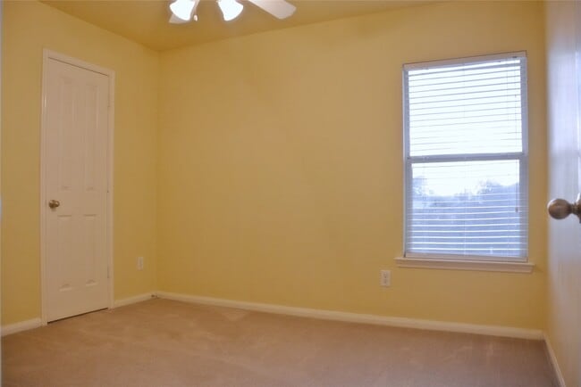 Building Photo - 12802 Mills Trail Lane