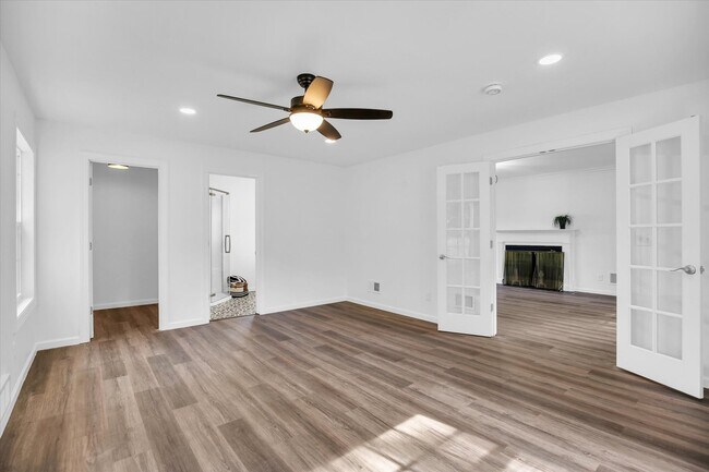 Building Photo - 1212 W Healey St