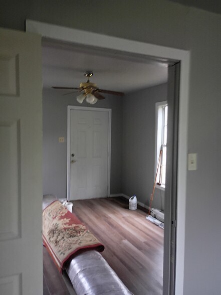 Building Photo - 613 Brook Dr