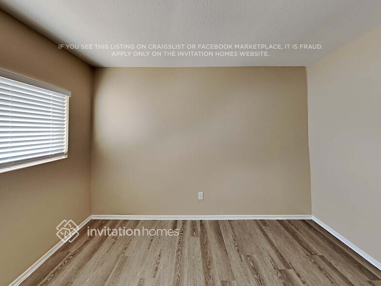 Building Photo - 3035 E Santa Rosa Dr