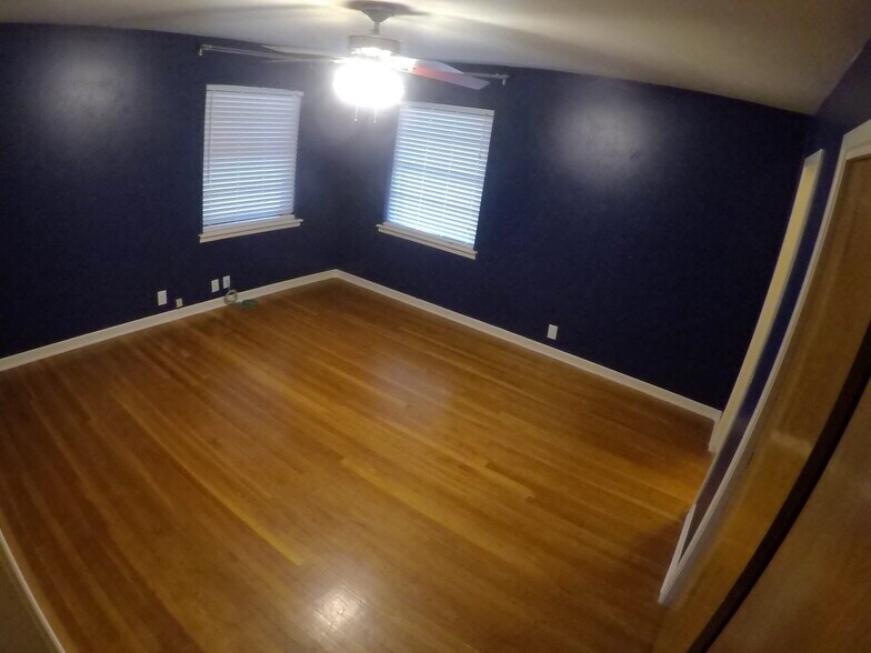 Master Bedroom - 106 Springwood Ln