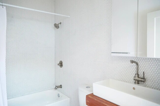 Building Photo - 2317 N Rampart St