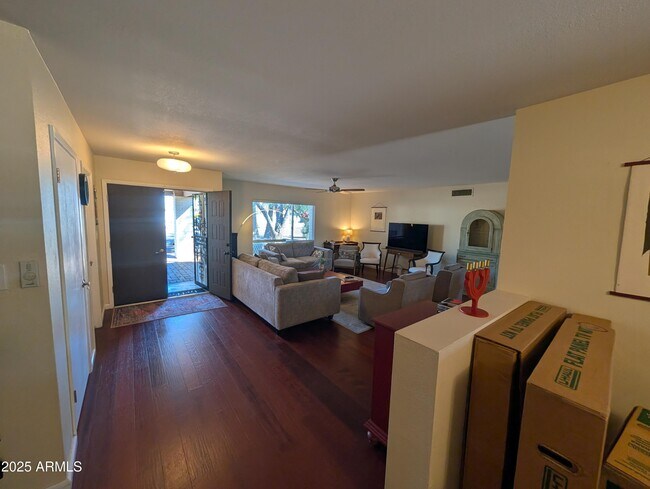 Building Photo - 4909 E Presidio Rd