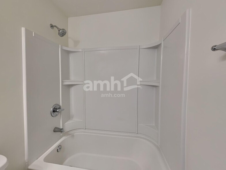 Building Photo - 2444 Beal St