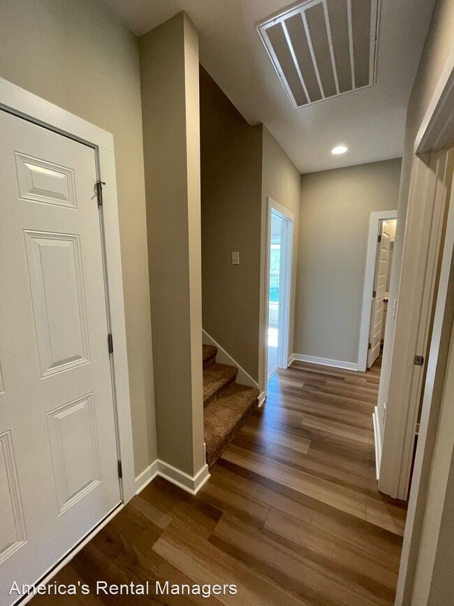 Building Photo - 4 br, 3 bath House - 44 Oak Ridge Place