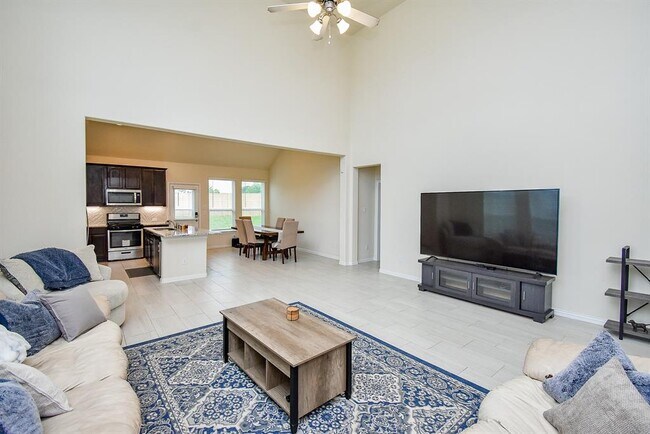 Building Photo - 32903 Silver Mdw Wy