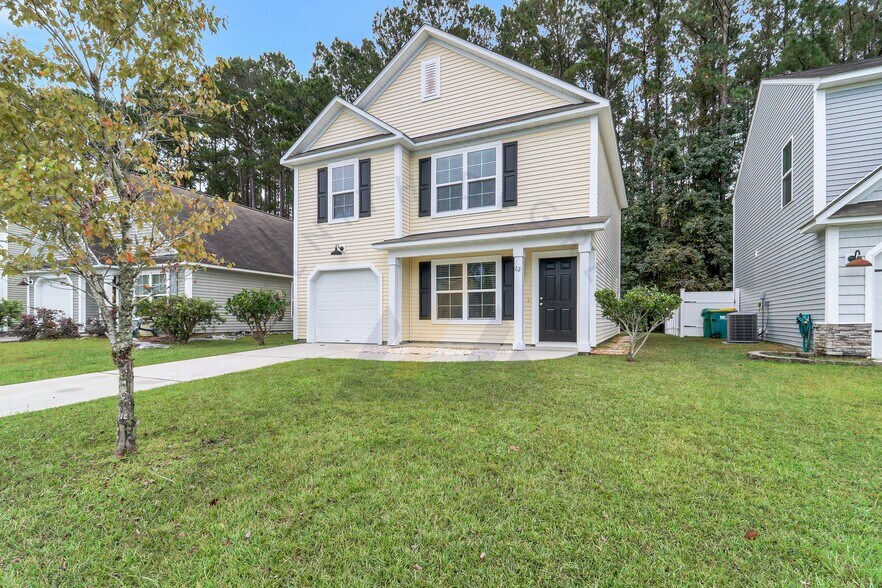 Primary Photo - 62 Running Oak Dr