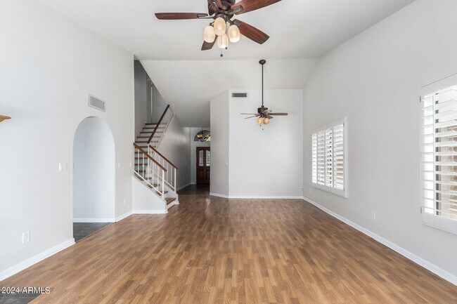 Building Photo - 11305 E Sunnyside Dr