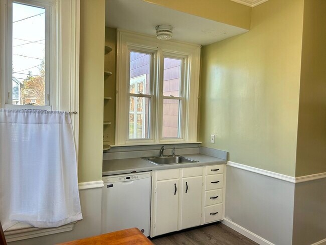 Building Photo - 48 Congress St