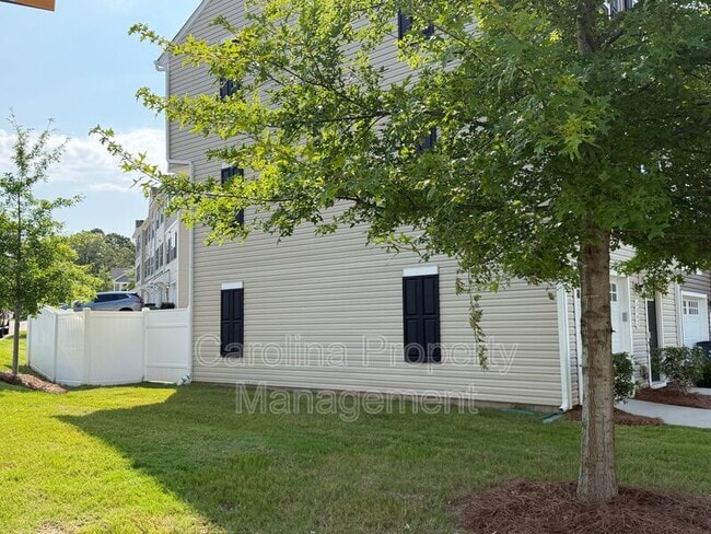 Building Photo - 6042 Cutwater Cir