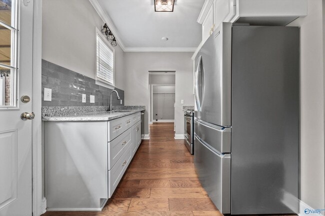 Building Photo - 5104 Frankford Dr SE
