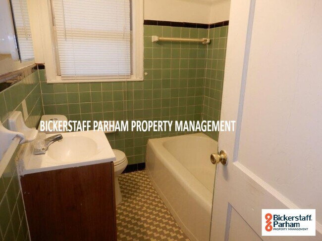 Building Photo - At Last, This Is What You’ve Been Searching For!!