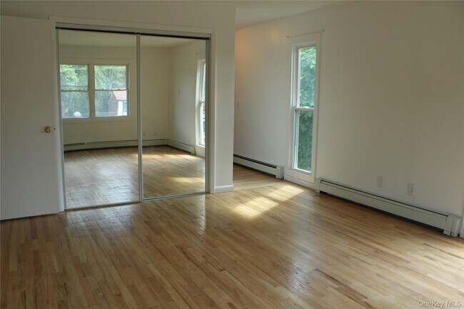 Building Photo - 8 Tanglewood Dr