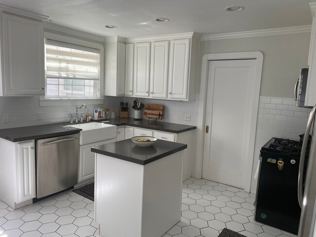 Building Photo - 2315 Dwight Way